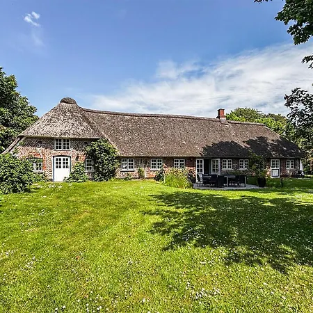6 Bedroom Gorgeous In Vakantiehuis *