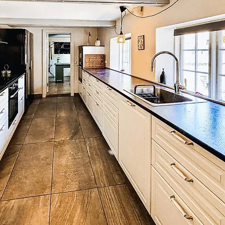 6 Bedroom Gorgeous In *