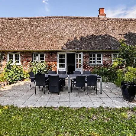 6 Bedroom Gorgeous In Semesterbostad *