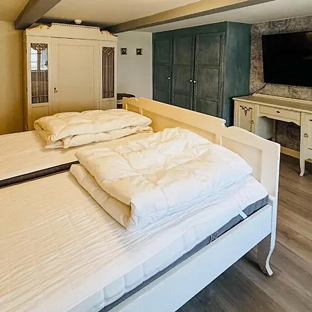 6 Bedroom Gorgeous In Semesterbostad *
